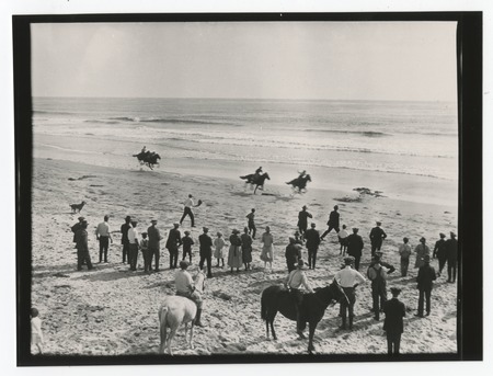 Horse racing at Solana Beach