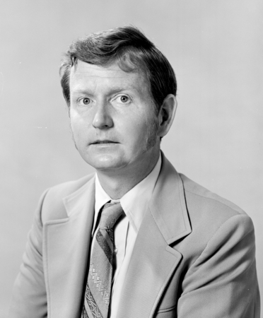 Robert W. Oakes