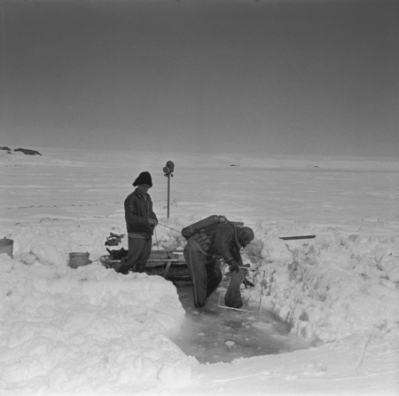 Eugene N. Gruzov (left) and Alexander F. Pushkin (right) at dive hole