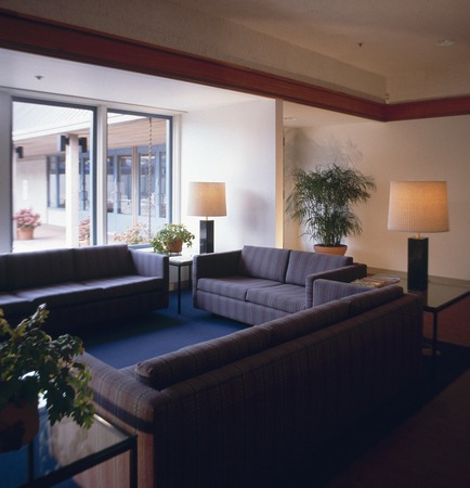 Ida and Cecil Green Faculty Club: interior: reception area