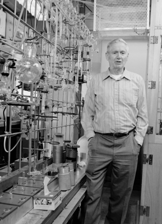 Charles David Keeling in laboratory