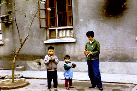 Residents from a Guangzhou&#39;s commune (2 of 2)