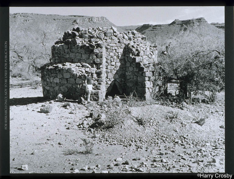 Lime kiln midway between the mission at San Javier and San José de Comondú, 1986